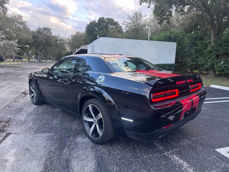 2019 Dodge Challenger SXT
