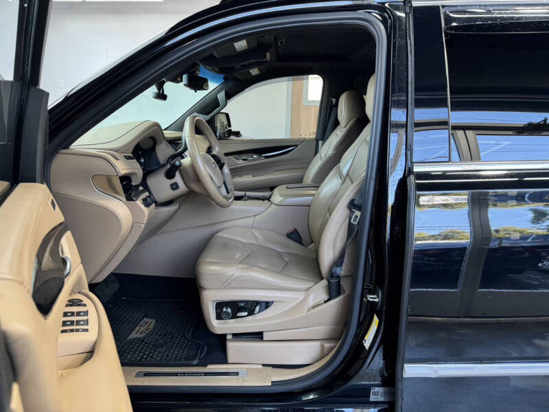 2020 Cadillac Escalade Platinum