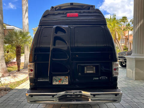 2010 Ford E-Series E-350 SD XLT