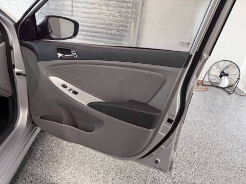 2012 Hyundai Accent GLS