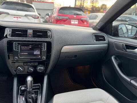 2016 Volkswagen Jetta 1.8T Sport