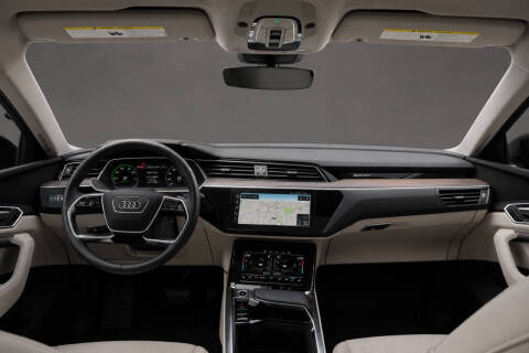 2022 Audi e-tron quattro Premium Plus