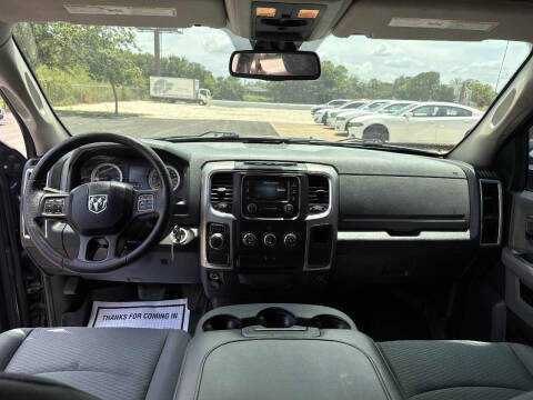 2016 RAM 1500 SLT