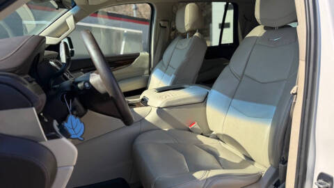 2017 Cadillac Escalade Luxury