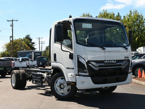 2025 Isuzu NRR
