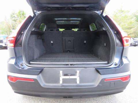 2022 Volvo XC40 T5 R-Design