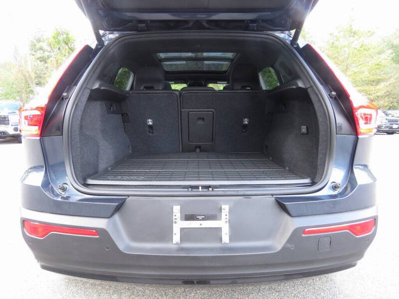 2022 Volvo XC40 T5 R-Design