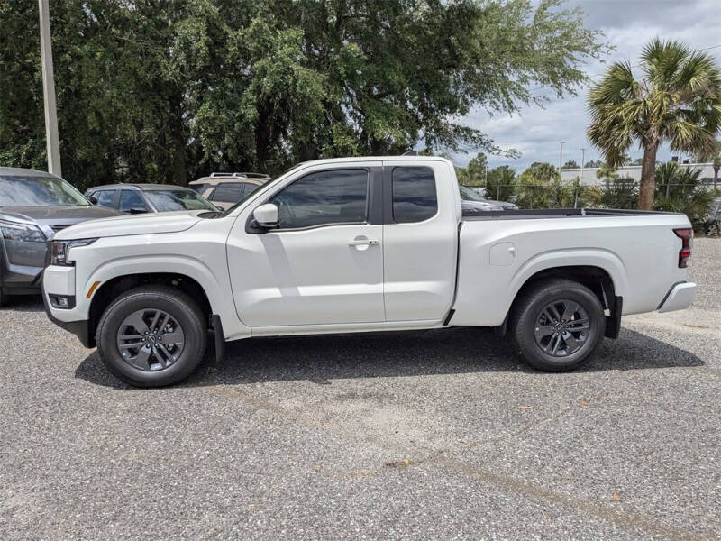 2025 Nissan Frontier SV