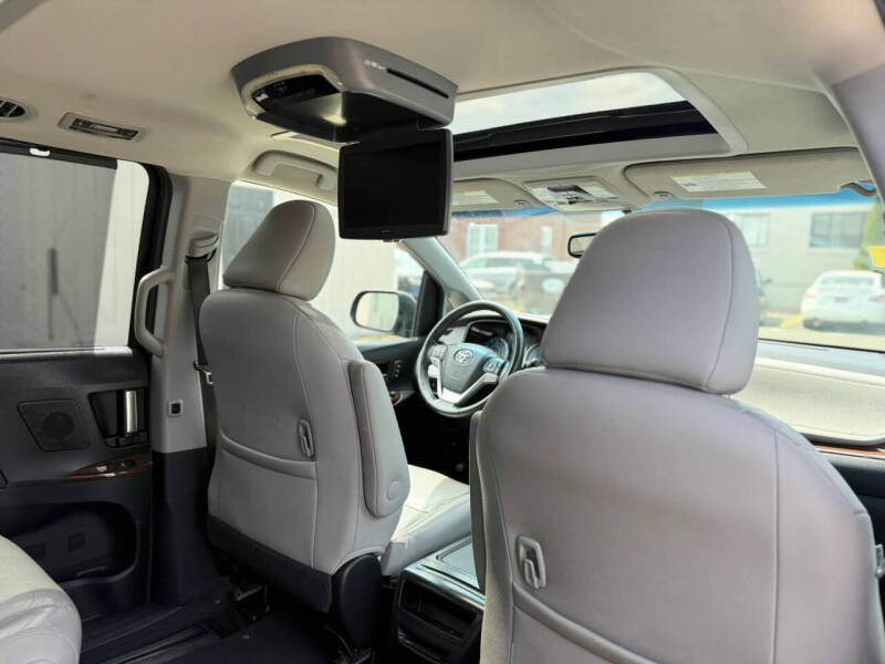 2015 Toyota Sienna