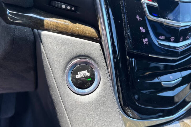 2017 Cadillac Escalade Platinum