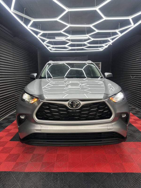 2023 Toyota Highlander XLE's photo