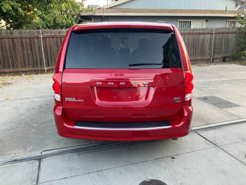 2015 Dodge Grand Caravan SXT Plus