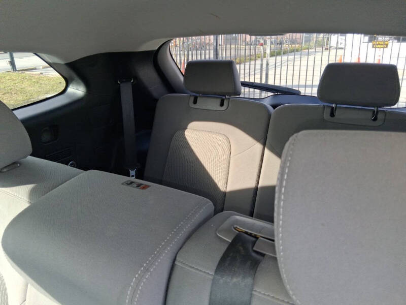 2017 Hyundai Santa Fe SE