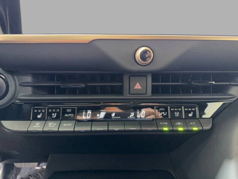 2025 Toyota Crown Platinum