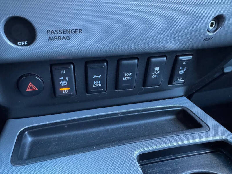 2012 Nissan Titan SV