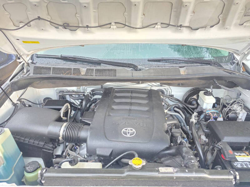 2014 Toyota Sequoia SR5