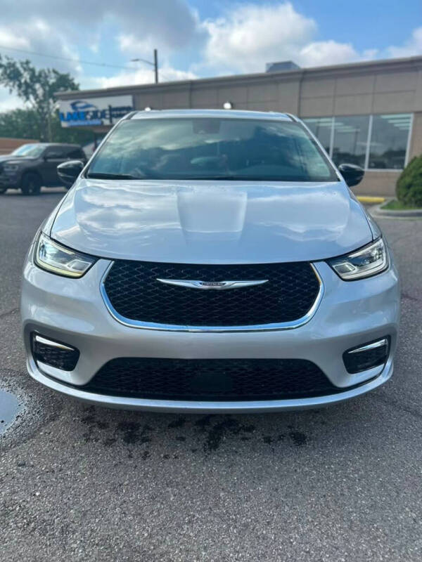 2024 Chrysler Pacifica Touring L