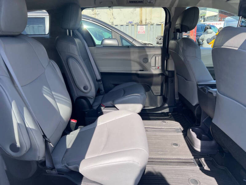 2022 Toyota Sienna XLE 7-Passenger