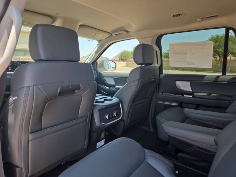 2027 Ford Expedition MAX Active