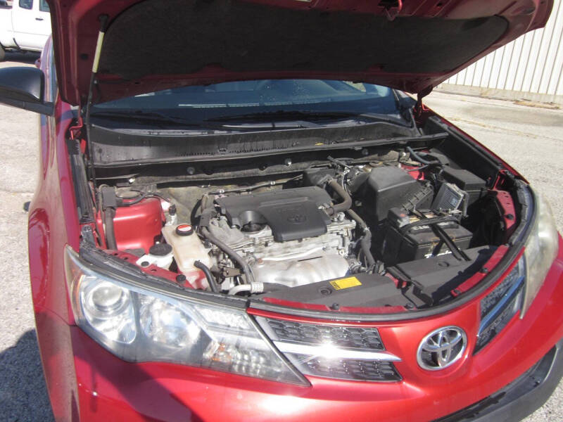 2014 Toyota RAV4 LE photo 6