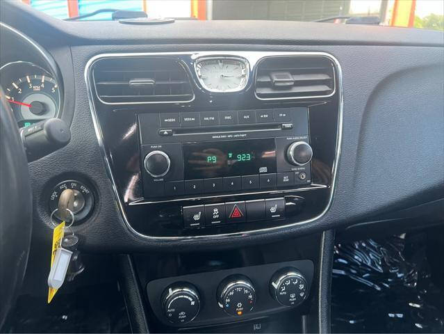 2013 Chrysler 200 Sedan - $5,497
