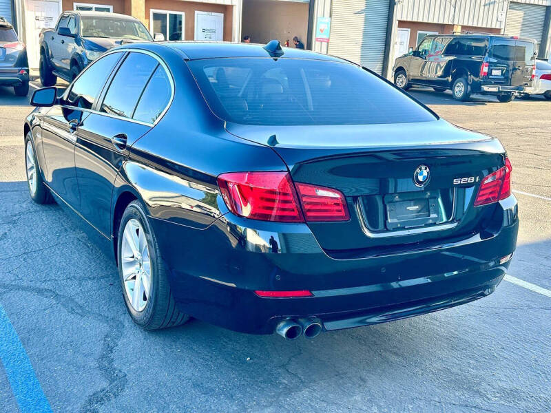 2012 BMW 5 Series 528i