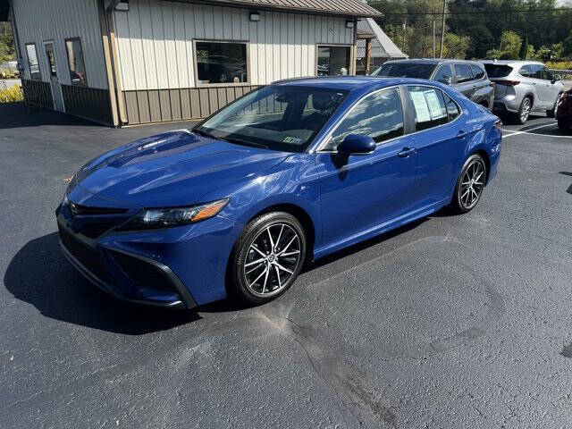 2024 Toyota Camry SE's photo