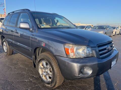 2005 Toyota Highlander for sale at VIP Auto Sales & Service in Franklin OH