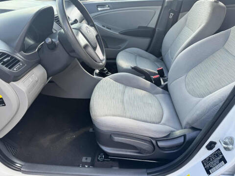 2017 Hyundai Accent SE