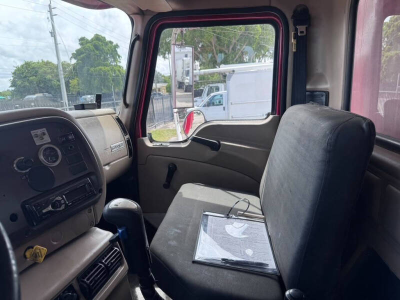 2007 Mack CV713