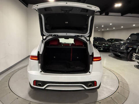 2019 Jaguar E-PACE P300 R-Dynamic SE