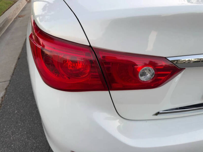 2015 Infiniti Q50 Premium