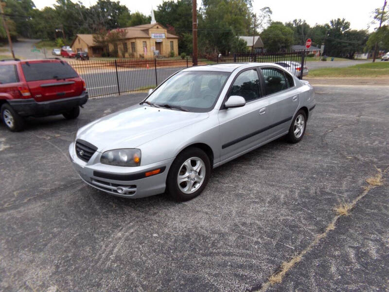 2005 Hyundai Elantra GT photo 2