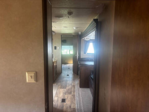2017 Forest River 31 BKIS Wildwood