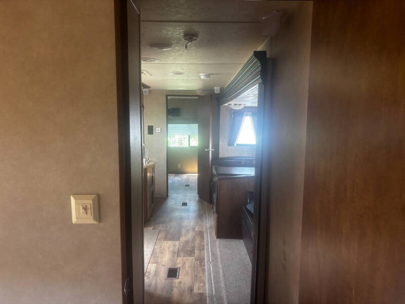 2017 Forest River 31 BKIS Wildwood
