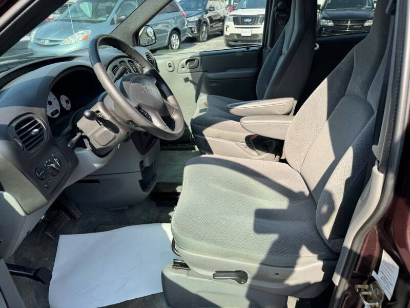 2004 Dodge Grand Caravan SE