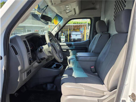 2017 Nissan NV