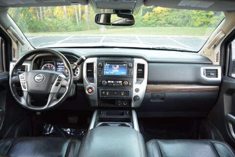 2017 Nissan Titan SV
