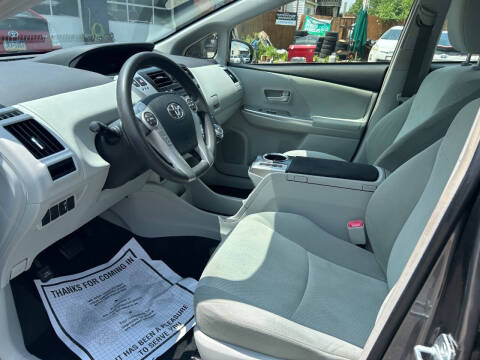2013 Toyota Prius v Three