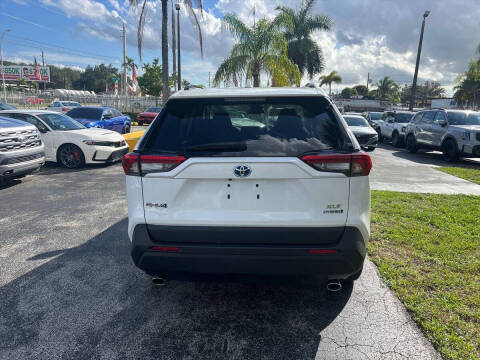 2024 Toyota RAV4 Hybrid XLE