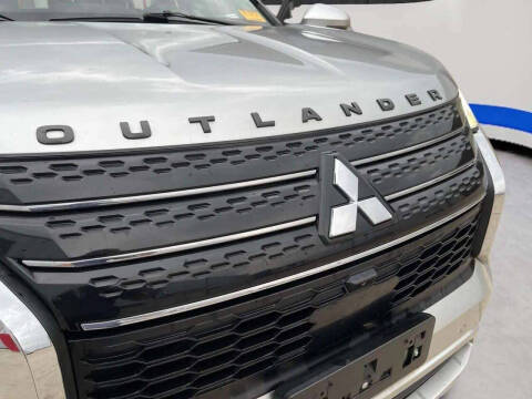 2022 Mitsubishi Outlander SE