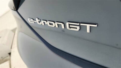 2022 Audi e-tron GT quattro Premium Plus