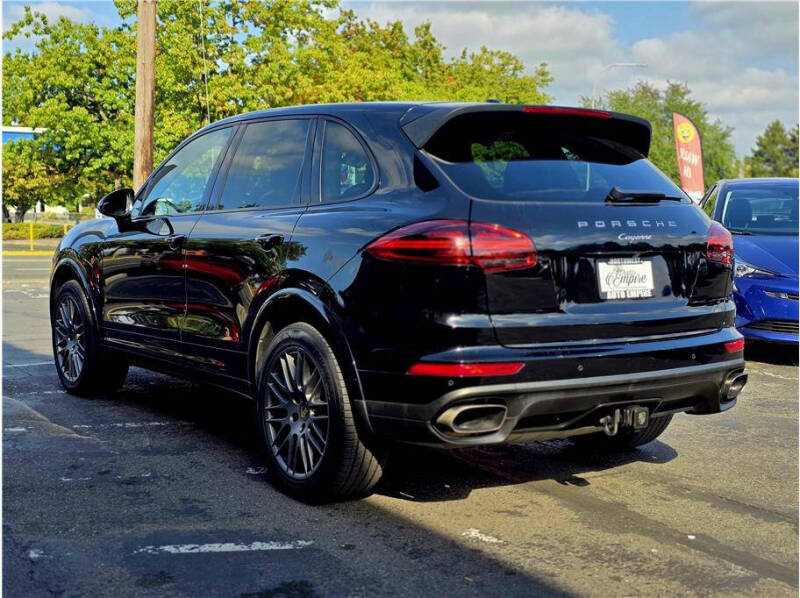 2017 Porsche Cayenne Platinum Edition