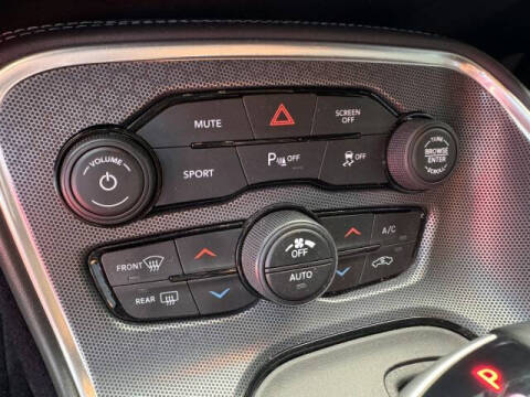 2018 Dodge Challenger SXT Plus