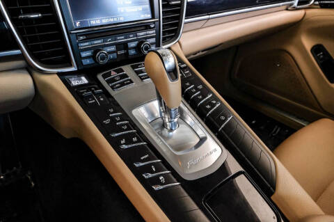 2016 Porsche Panamera Edition