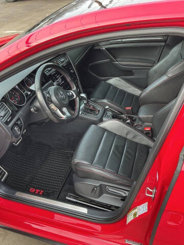 2020 Volkswagen Golf GTI SE