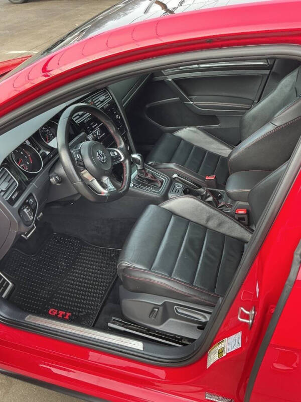 2020 Volkswagen Golf GTI SE