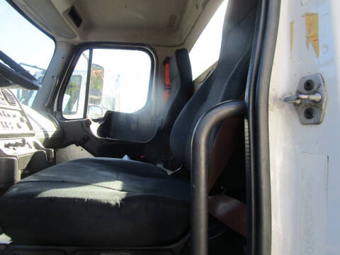 2016 Freightliner M-2 106 CUMMINS 6.7L 250 HP