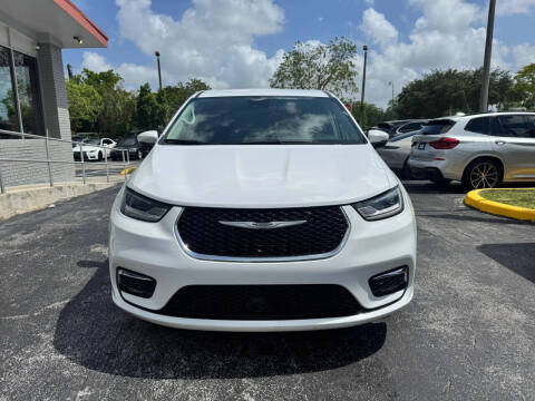 2023 Chrysler Pacifica Touring L
