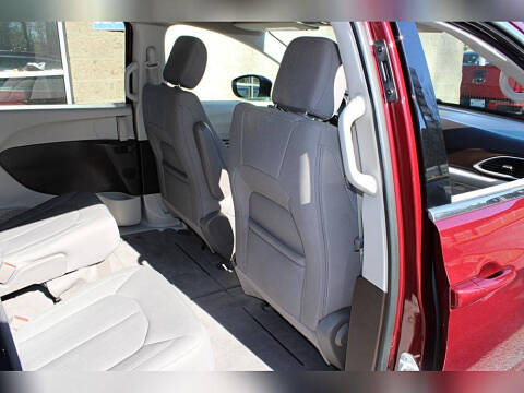 2021 Chrysler Voyager LX